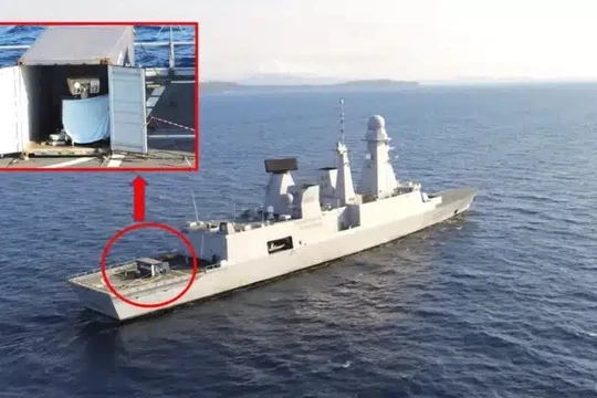 Hải quân Pháp thử nghiệm vũ khí Laser HELMA-P từ khu trục hạm Horizon. Ảnh Naval News