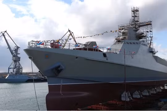 Khinh hạm tuần biển Nga “Sergey Kotov” dự án 22160. Ảnh Flot