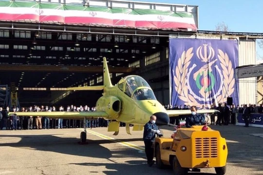 Phiên bản mới máy bay phản lực huấn luyện Yasin do Iran sản xuất được ra mắt tại Tehran, Iran ngày 11/3/2023. Ảnh hãng tin Tasnim.