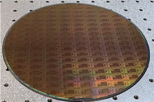 Một tấm wafer chip silicon. Ảnh minh họa Tech Xplore.