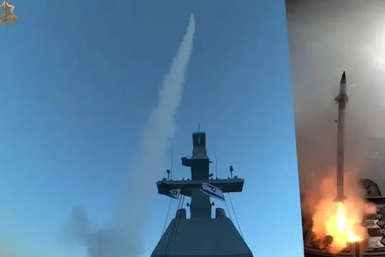 Hải quân Israel thử nghiệm bắn đạn thật hệ thống phòng không C-Dome từ hộ tống hạm lớp Sa'ar 6. Ảnh Naval News