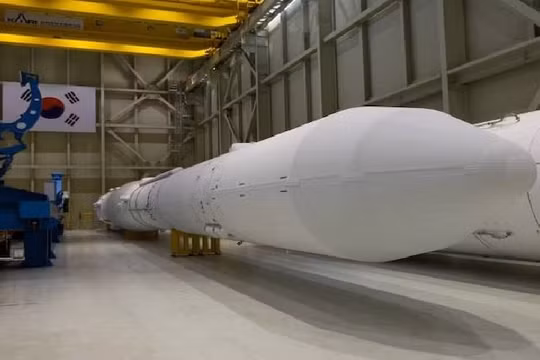 Mô hình tiêu chuẩn tên lửa vũ trụ Nuri tại Trung tâm Vũ trụ Naro của Viện Nghiên cứu Hàng không Vũ trụ Hàn Quốc (KARI) ở Goheung, Hàn Quốc, ngày 8/2/ 2023. Ảnh: SeongJoon Cho/Bloomberg