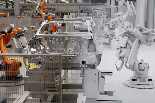 Nhà máy áo của BMW, song sinh kỹ thuật số của nhà máy thật đang xây dựng ở Hungary. Ảnh Nvidia.