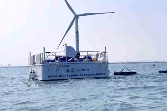 Nền tảng nổi ngoài khơi đông nam Trung Quốc, sử dụng điện gió sản xuất hydro không cần khử muối. Ảnh: WEIBIO