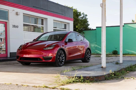 EV Tesla Model Y. Ảnh Casey Murphy/Evannex