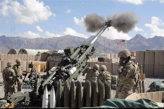 Quân đội Ukraine sẽ sử dụng đạn chùm 155 mm, bắn từ các loại pháo của Mỹ và phương Tây. Ảnh Army Recorgnition.