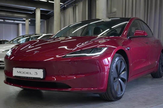 Công ty Tesla ra mắt phiên bản nâng cấp Model 3. Ảnh CleanTechnica.