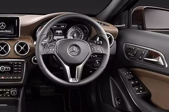 "Mỗi chiếc Mercedes từ thời điểm ra mắt hệ điều hành mới sẽ được trang bị một siêu máy tính." Giám đốc điều hành Ola Kaellenius. Ảnh Indian Express.