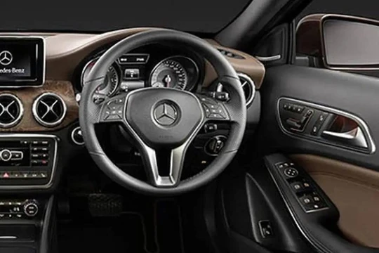 "Mỗi chiếc Mercedes từ thời điểm ra mắt hệ điều hành mới sẽ được trang bị một siêu máy tính." Giám đốc điều hành Ola Kaellenius. Ảnh Indian Express.