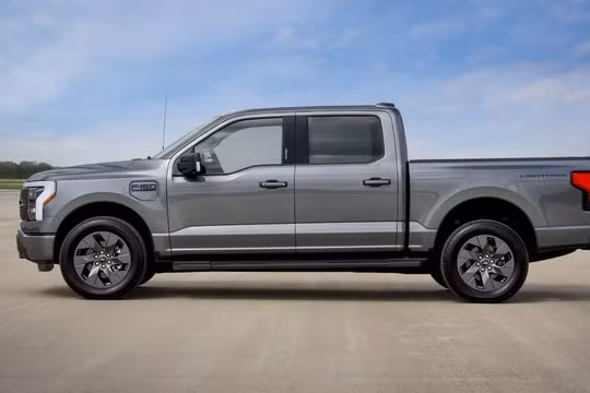 Xe bán tải hạng nhẹ chạy điện Ford F-150 Lightning Flash. Ảnh Ford