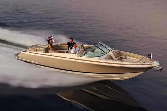 Xuồng máy chạy điện thể thao – du lịch Launch 25 GTe. Ảnh Electrek