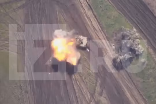 Lancet liên tiếp phá hủy, phá hỏng vũ khí, trang bị quân đội Ukraine. Ảnh video South Front.