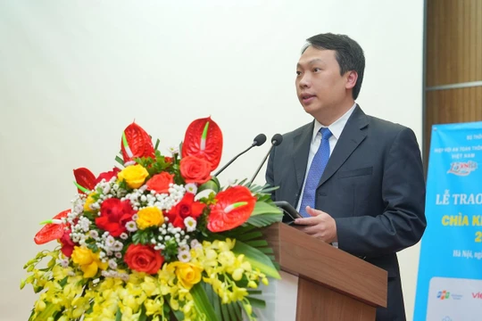 Thứ trưởng Nguyễn Huy Dũng phát biểu tại Lễ trao giải Chìa khoá vàng 2022.