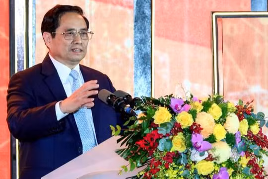 Thủ tướng Phạm Minh Chính - Chủ tịch Ủy ban Quốc gia về Chuyển đổi số - trao đổi tại Diễn đàn Quốc gia phát triển doanh nghiệp công nghệ số năm 2021.