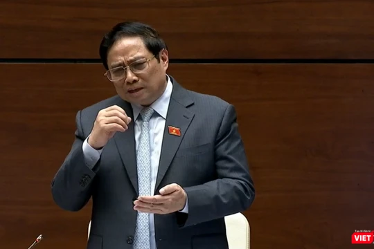 Thủ tướng Phạm Minh Chính trong phiên trả lời chất vấn chiều 5/11.