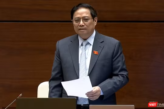 Thủ tướng Chính phủ Phạm Minh Chính trong phiên trả lời chất vấn chiều 5/11.