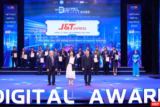 J&T Express được trao Giải thưởng Chuyển đổi số Việt Nam 2022, tại hạng mục 5 - Sản phẩm, dịch vụ, giải pháp nước ngoài.
