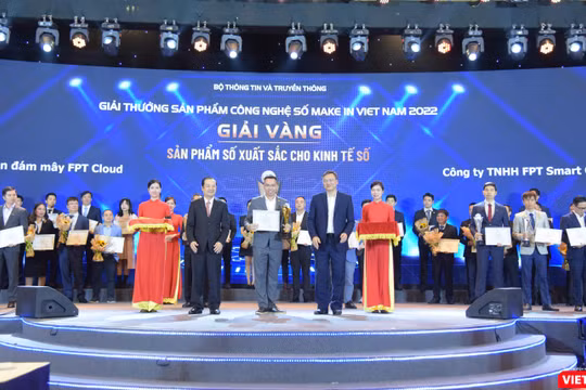 Lễ vinh danh “Sản phẩm công nghệ số Make in Viet Nam” năm 2022 được tổ chức trong khuôn khổ Diễn đàn Quốc gia Phát triển doanh nghiệp công nghệ số Việt Nam (VFTE 2022).