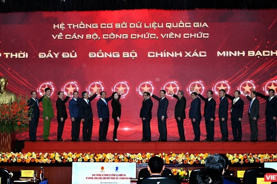 Thủ tướng Phạm Minh Chính và lãnh đạo các bộ, ngành khai trương Cơ sở dữ liệu quốc gia về cán bộ, công chức, viên chức