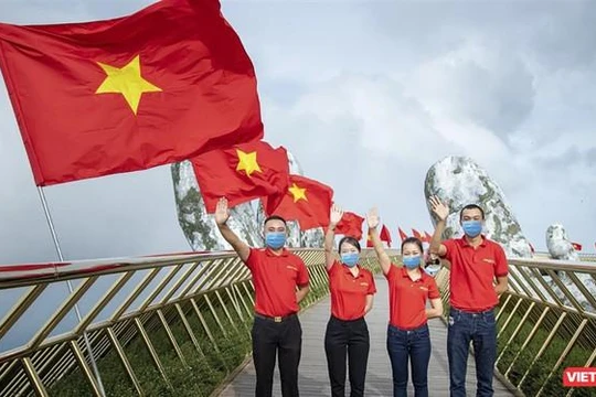 Quảng bá du lịch tại Cầu Vàng trên Khu du lịch Sun World Bà Nà Hills (Đà Nẵng).