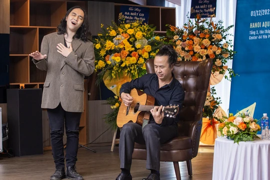 Nhạc sĩ Lê Minh Sơn cho biết, album được Hệ sinh thái bản quyền âm nhạc trực tuyến MCM độc quyền bảo vệ bản quyền bằng công nghệ DRM và Audio Watermaking.