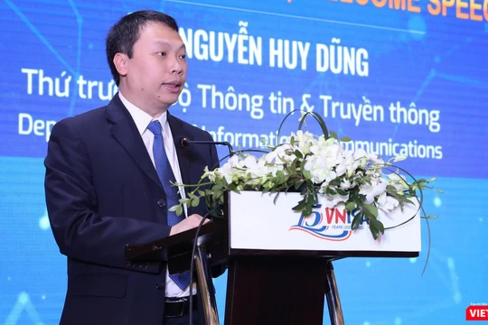 Thứ trưởng Nguyễn Huy Dũng cho biết, Bộ Thông tin và Truyền thông xác định năm 2022 là năm bảo vệ an toàn thông tin của người dân trên không gian mạng.