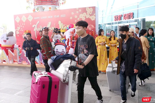 Khách quốc tế đến Việt Nam trong tháng đầu năm 2024 tăng kỷ lục 