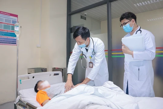 Bệnh nhân đột quỵ được thăm khám tại Bệnh viện E