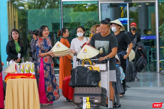 Du khách quốc tế đến với Đà Nẵng trong những ngày đầu năm 2023