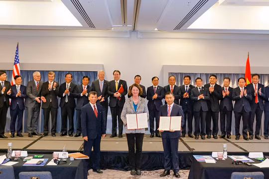 UBND TP Đà Nẵng và và Công ty Synopsys ký Bản ghi nhớ hợp tác trong lĩnh vực vi mạch, bán dẫn dưới sự chứng kiến của Chủ tịch nước 