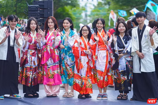 Trình diễn trang phục Kimono truyền thống của Nhật Bản tại lễ hội giao lưu văn hoá Việt-Nhật 