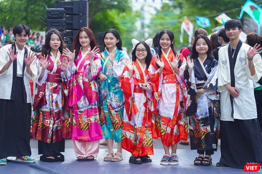 Trình diễn trang phục Kimono truyền thống của Nhật Bản tại lễ hội giao lưu văn hoá Việt-Nhật 