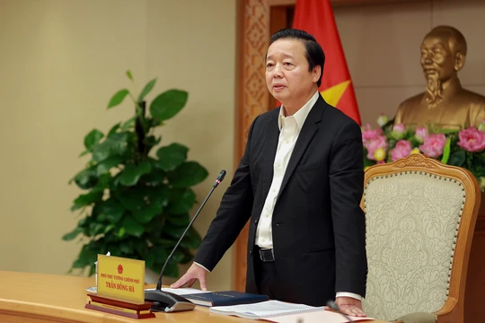 Phó Thủ tướng Trần Hồng Hà phát biểu chỉ đạo tại cuộc họp