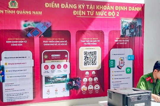 Điểm đăng ký tài khoản định danh điện tử mức độ 2 tại Cảng hàng không Chu Lai (Quảng Nam). (Ảnh: N.VỊNH)