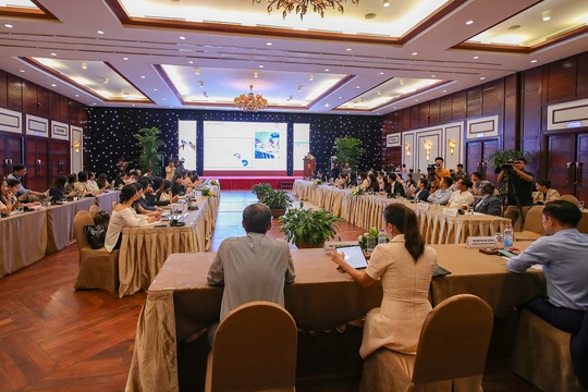 Quang cảnh Tọa đàm “Thực trạng và giải pháp phát triển du lịch cưới TP Đà Nẵng”.