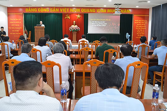 Quang cảnh hội nghị tập huấn công tác báo chí năm 2023 với chuyên đề: “Chuyển đổi số báo chí trong tình hình mới”. (ảnh danang.gov.vn)