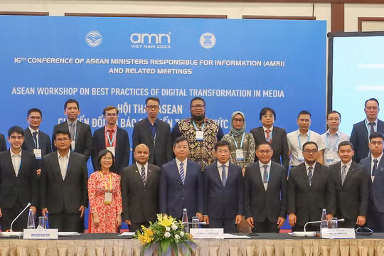 Các đại biểu dự hội thảo “Asean chuyển đổi số báo chí kiến tạo tri thức số” 