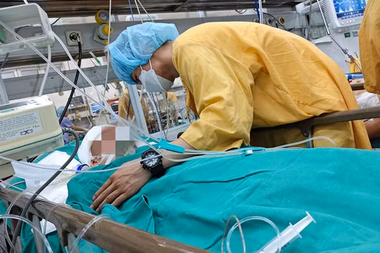 Chàng thanh niên Đ.V.Th. nằm chờ hiến tạng tại Bệnh viện hữu nghị Việt Đức