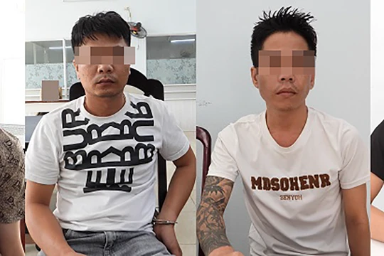 Các đối tượng bị tạm giữ tại cơ quan công an (ảnh CATP DN)