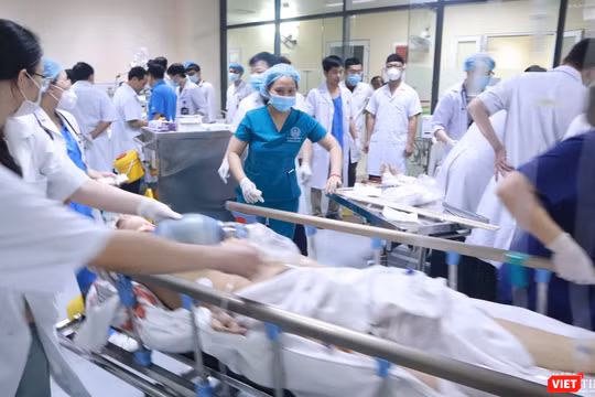 Bệnh viện E huy động toàn lực cứu chữa nạn nhân trong vụ tai nạn giao thông liên hoàn ở Tây Hồ, xảy ra chiều ngày 5/4 (ảnh BVCC)