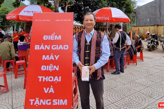 Đà Nẵng thực hiện tặng điện thoại thông minh cho người dân