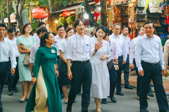 Hoàng Thái tử Nhật Bản thăm phố cổ Hội An