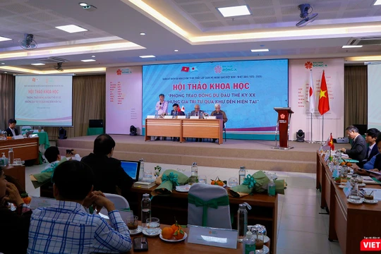 PGS.TS. Trần Đức Cường - Chủ tịch Hội Khoa học Lịch sử Việt Nam và Nhà sử học Dương Trung Quốc - Tổng Thư ký, Phó Chủ tịch Hội Khoa học Lịch sử Việt Nam chủ trì hội thảo.