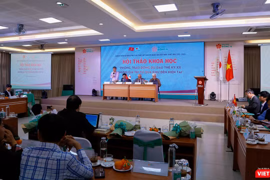 PGS.TS. Trần Đức Cường - Chủ tịch Hội Khoa học Lịch sử Việt Nam và Nhà sử học Dương Trung Quốc - Tổng Thư ký, Phó Chủ tịch Hội Khoa học Lịch sử Việt Nam chủ trì hội thảo.