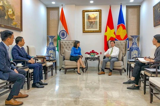 Lãnh đạo Sở Du lịch TP Đà Nẵng hội đàm cùng Đại sứ Việt Nam tại Ấn Độ trong chương trình xúc tiến du lịch trực tiếp tại thị trường Ấn Độ.