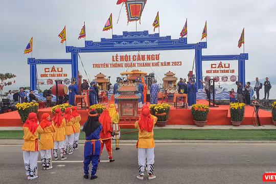 Lễ hội Cầu ngư quận Thanh Khê - lễ hội văn hóa miền biển lớn nhất và đặc sắc nhất tại Đà Nẵng đã diễn ra với các nghi lễ truyền thống linh thiêng.