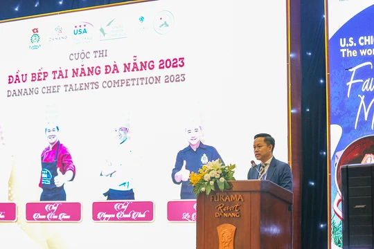 Ông Nguyễn Đức Quỳnh – Phó Chủ tịch Hội Du lịch TP Đà Nẵng phát biểu tại cuộc thi