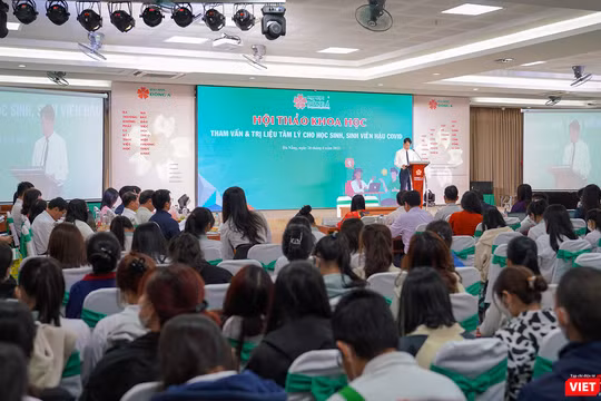 PGS.TS Phó Đức Hoà – Chuyên gia giáo dục phát biểu tại hội thảo