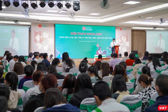 PGS.TS Phó Đức Hoà – Chuyên gia giáo dục phát biểu tại hội thảo