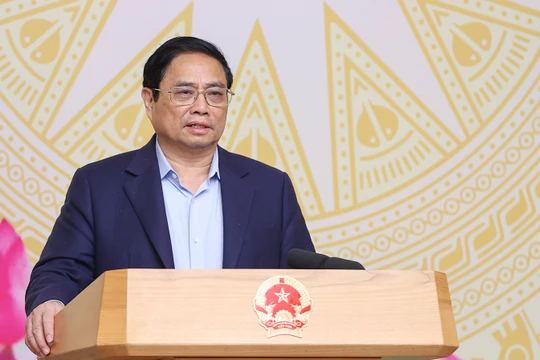 Thủ tướng phát biểu khai mạc Hội nghị trực tuyến toàn quốc và phiên họp lần thứ 5 của Ủy ban Quốc gia và Tổ công tác triển khai Đề án 06 của Chính phủ (Ảnh: VGP/Nhật Bắc)